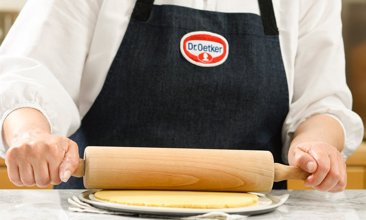 Picture - Knetteig ausrollen Springform DSC6033