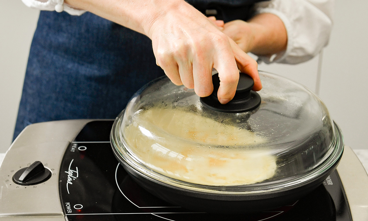 Picture - Pfannkuchen mit Deckel wenden DSC7765 Ausschnitt